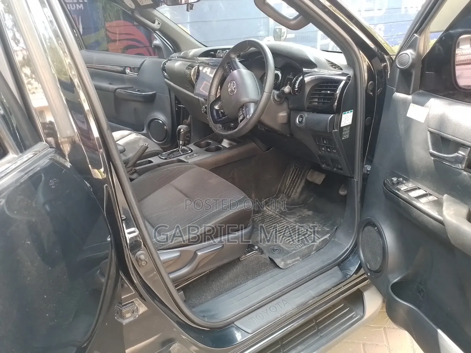 Toyota Hilux 2019 Black