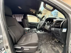 Toyota Hilux 2.4 Diesel 2020 Silver