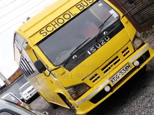 Isuzu NQR 2014 Yellow