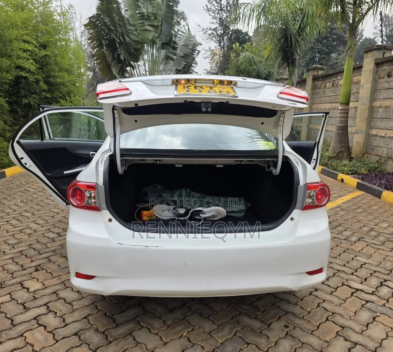 Toyota Corolla 2012 White