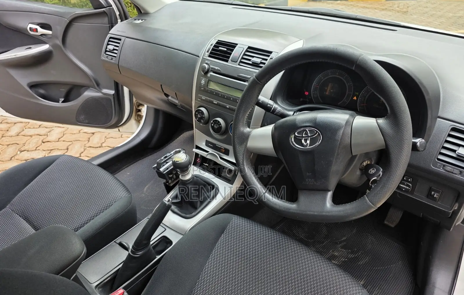 Toyota Corolla 2012 White