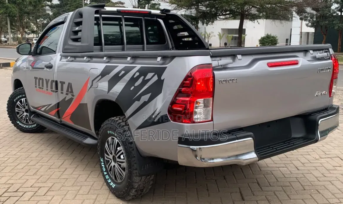 Toyota Hilux 2019 Gray