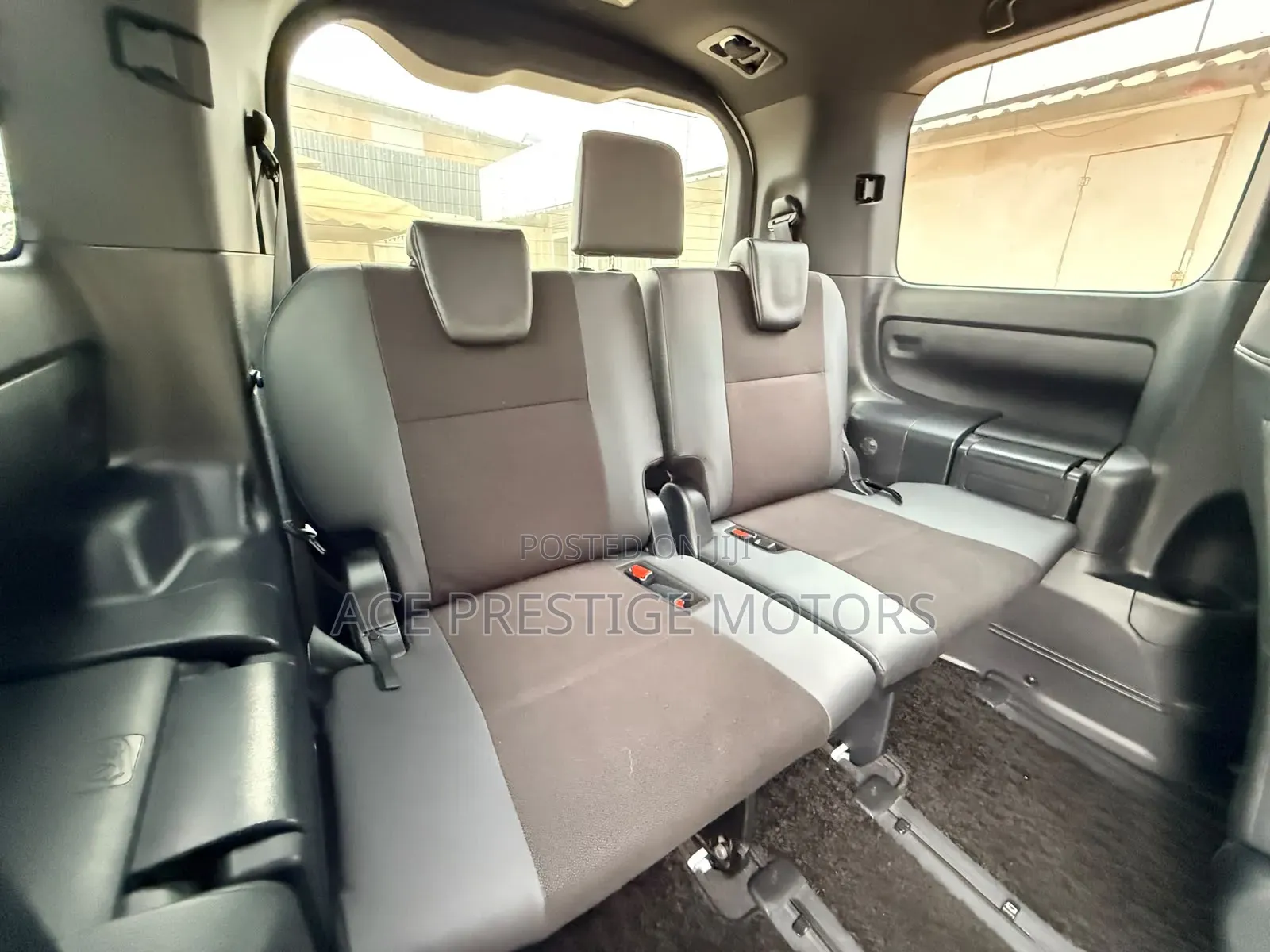 Toyota Noah 2.0 FWD (7 Seater) 2019 White