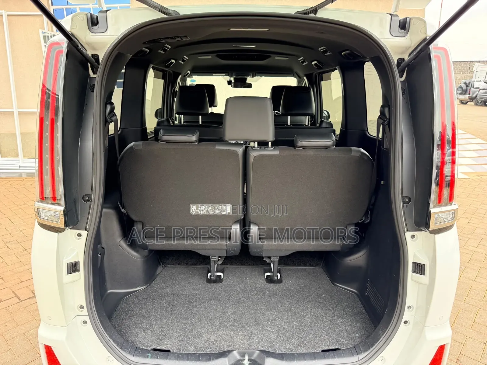 Toyota Noah 2.0 FWD (7 Seater) 2019 White