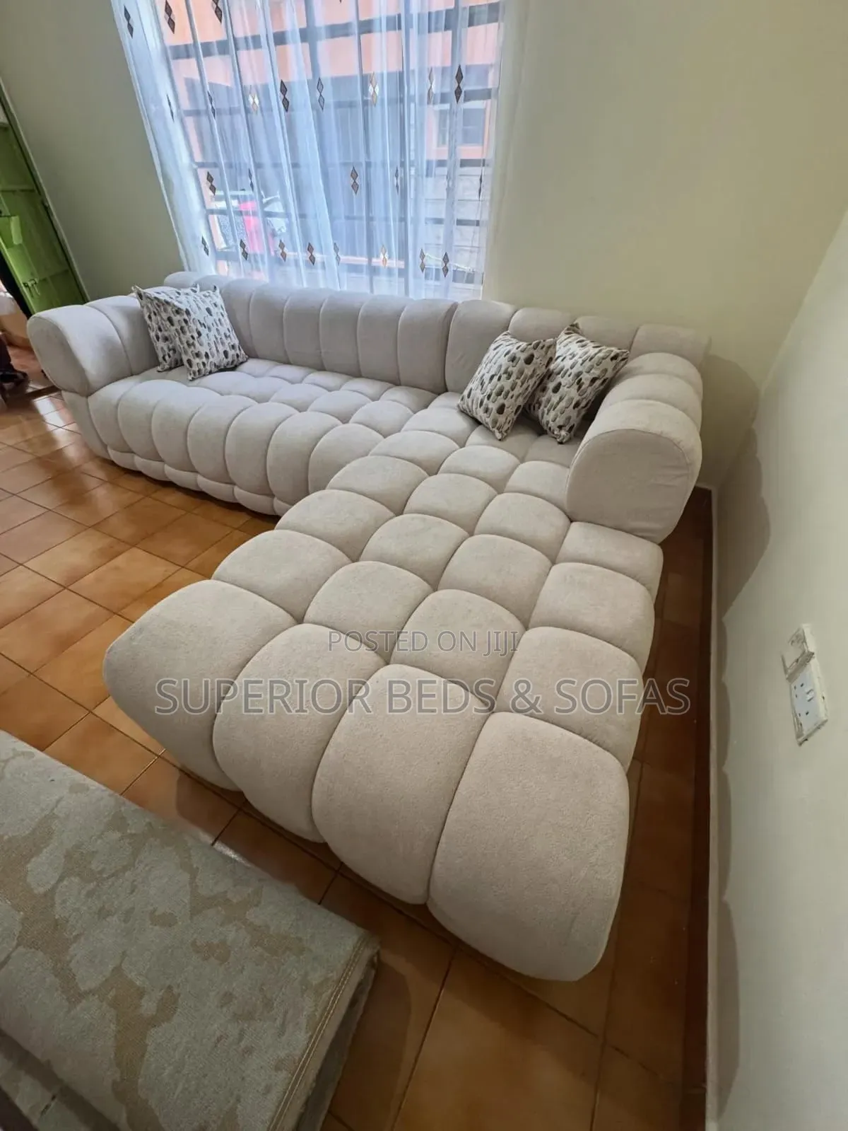 L-Shaped/ Corner Seater Bubble Sofa (Cream 5 Seater)