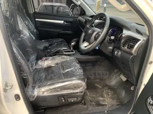 Toyota Hilux Revo Double Cab Deisel 2.8 AWD 2019 White