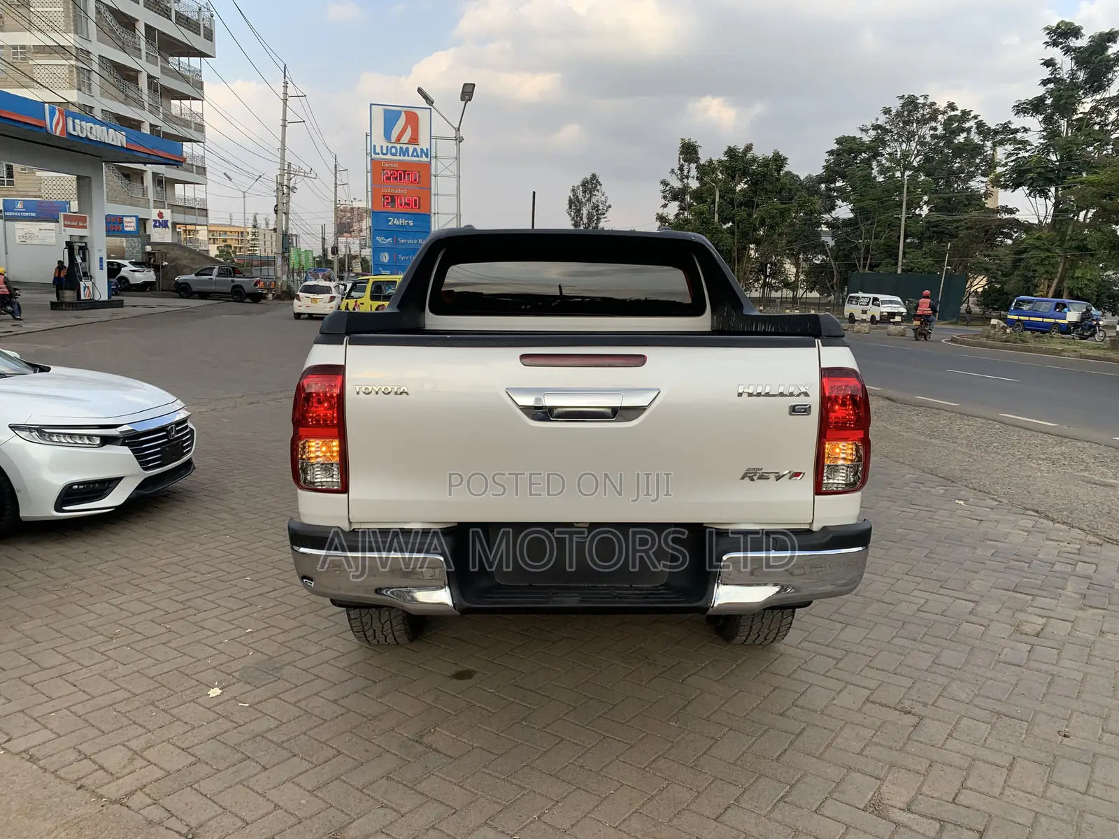 Toyota Hilux Revo Double Cab Deisel 2.8 AWD 2019 White