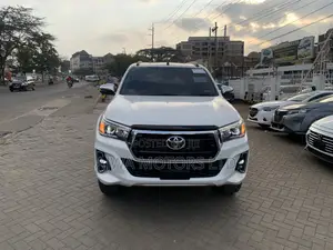 Toyota Hilux Revo Double Cab Deisel 2.8 AWD 2019 White
