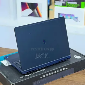 Laptop Dell Allenware M15 R5 32GB Intel Core Ultra 9 SSD 2T