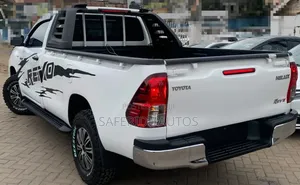 Toyota Hilux 2019 White