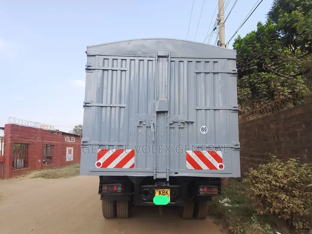 Isuzu FVZ Truck