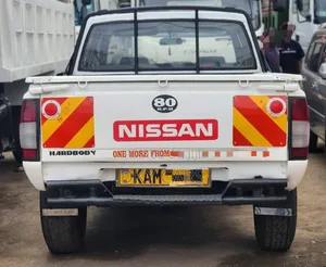 Nissan Hardbody 2004 White