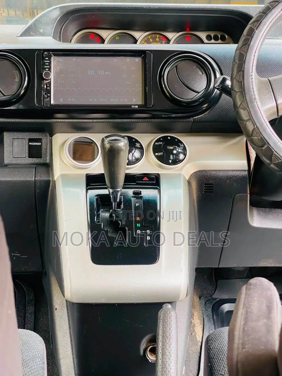 Toyota Corolla Rumion 2010 Silver
