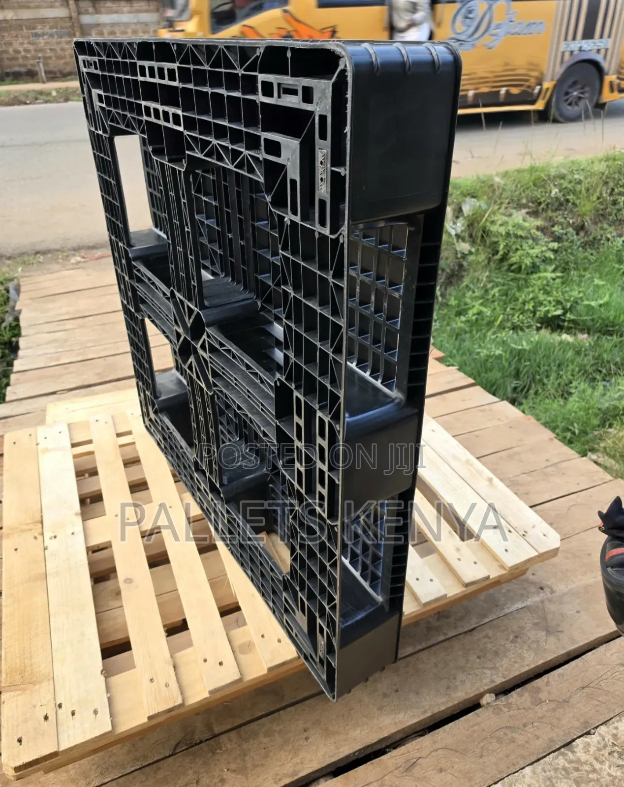 Plastic Pallets -Heavy Duty Plastic Pallets for Sale.2c215