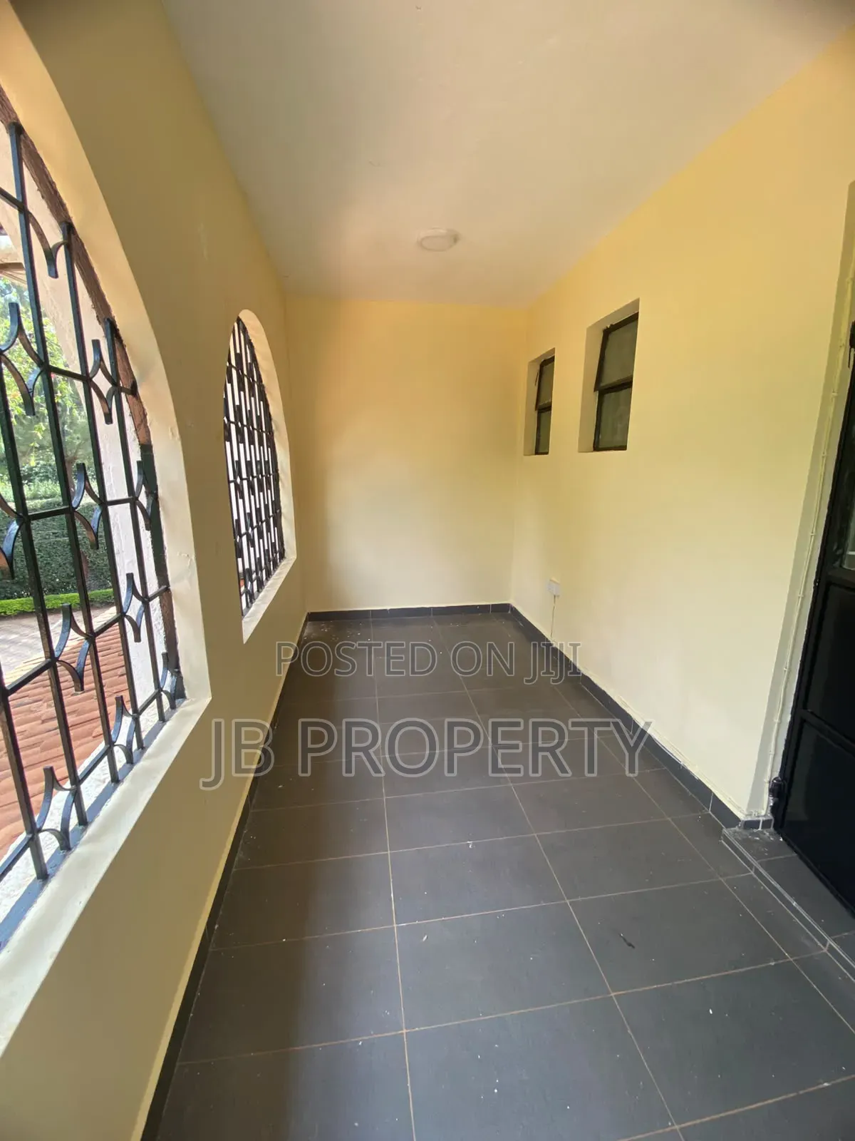 2bdrm House in Executive 2Bdrm for rent