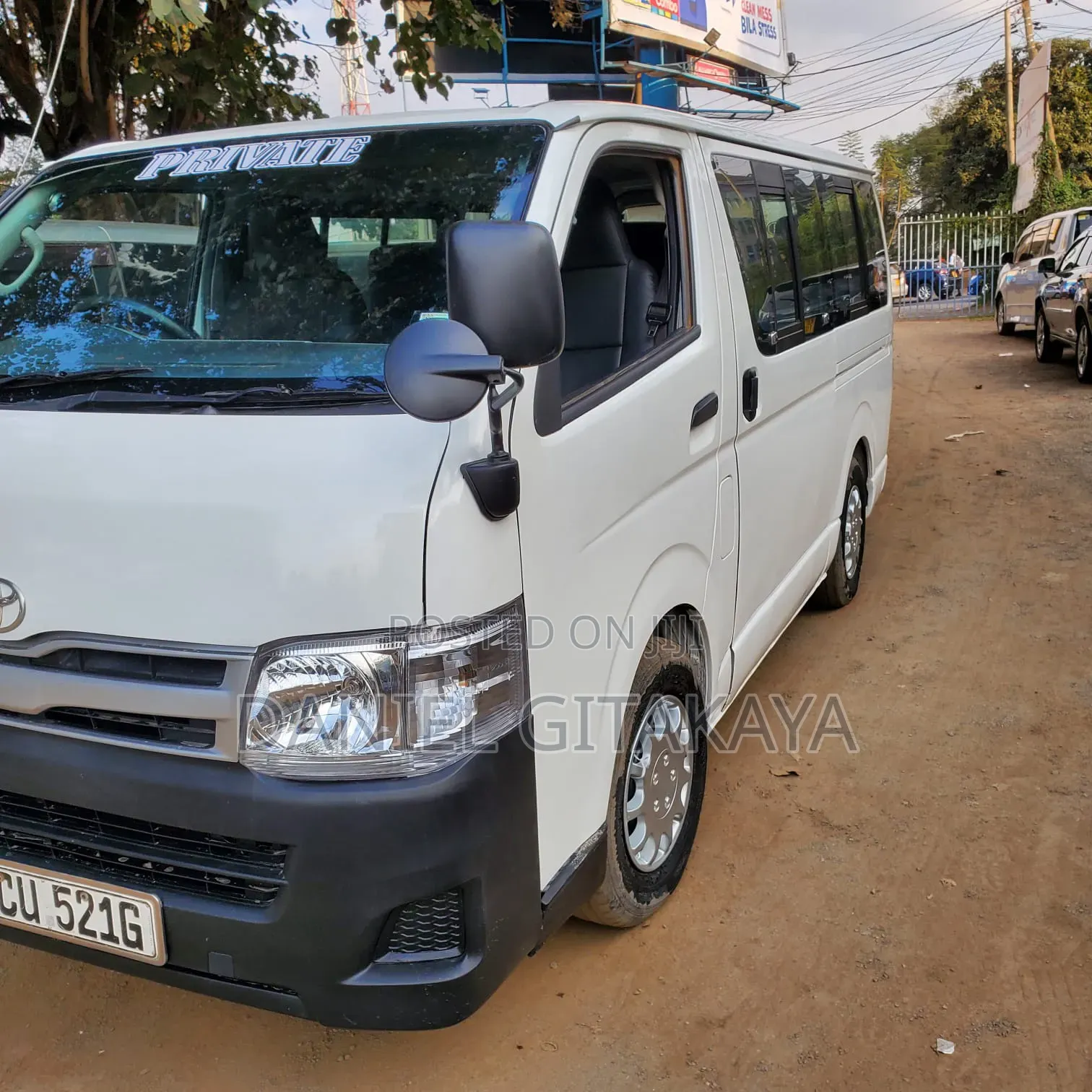 Toyota HiAce 2013 White