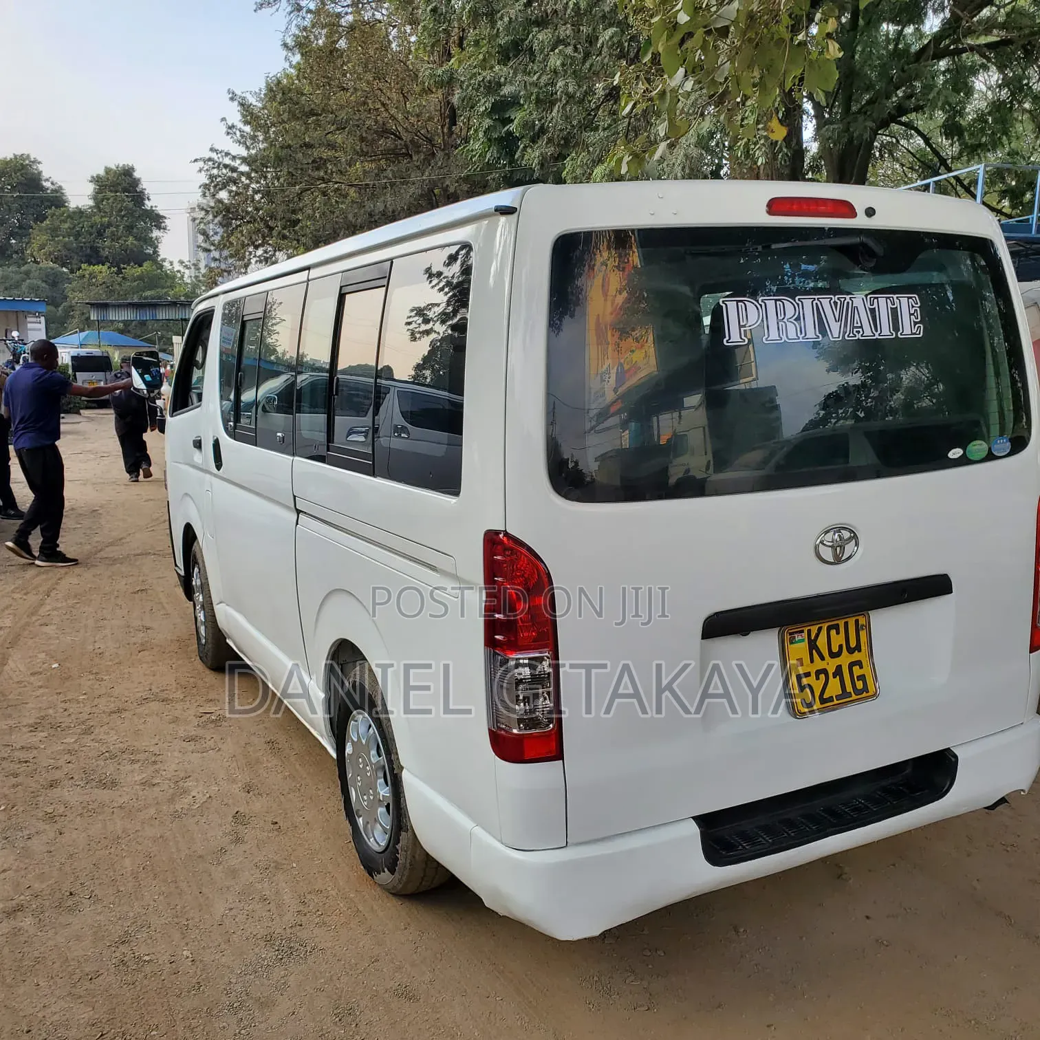 Toyota HiAce 2013 White