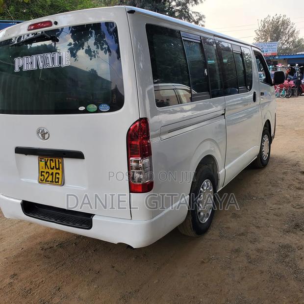 Toyota HiAce 2013 White - thumbnail 4