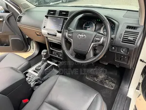 Toyota Land Cruiser Prado 2021 White