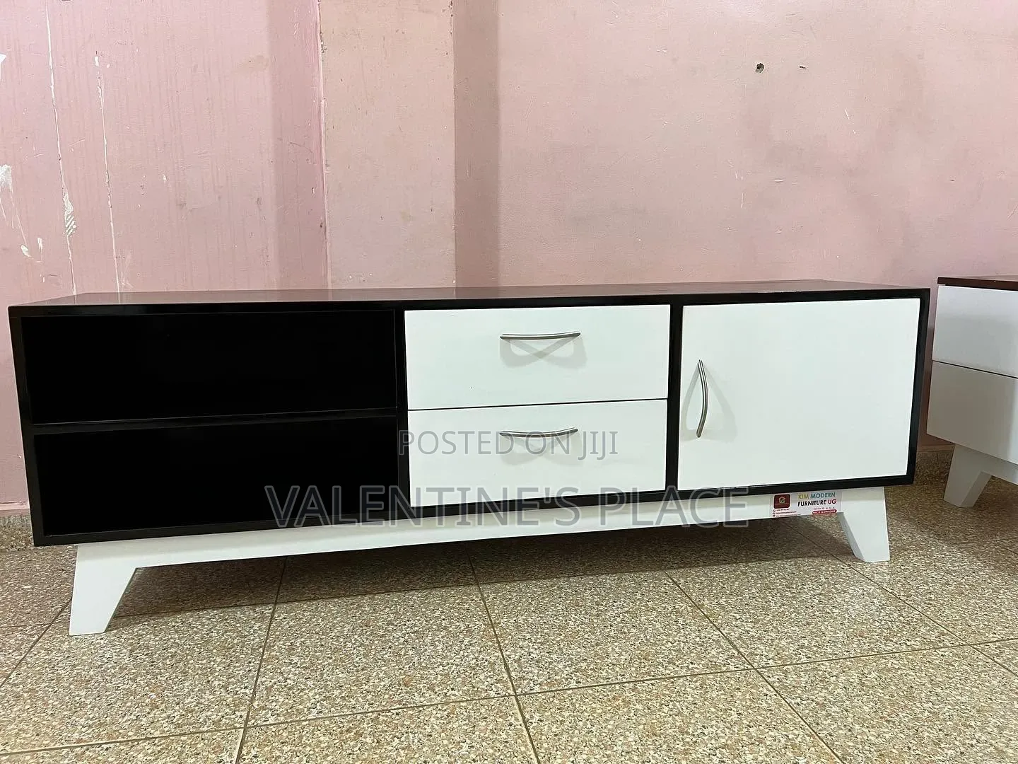 High-Quality 4FT TV Stand – Ideal for TVs Up to 55 Inches