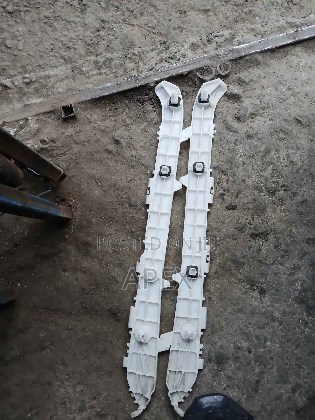 Rear Bumper Holders Toyota Noah 2010
