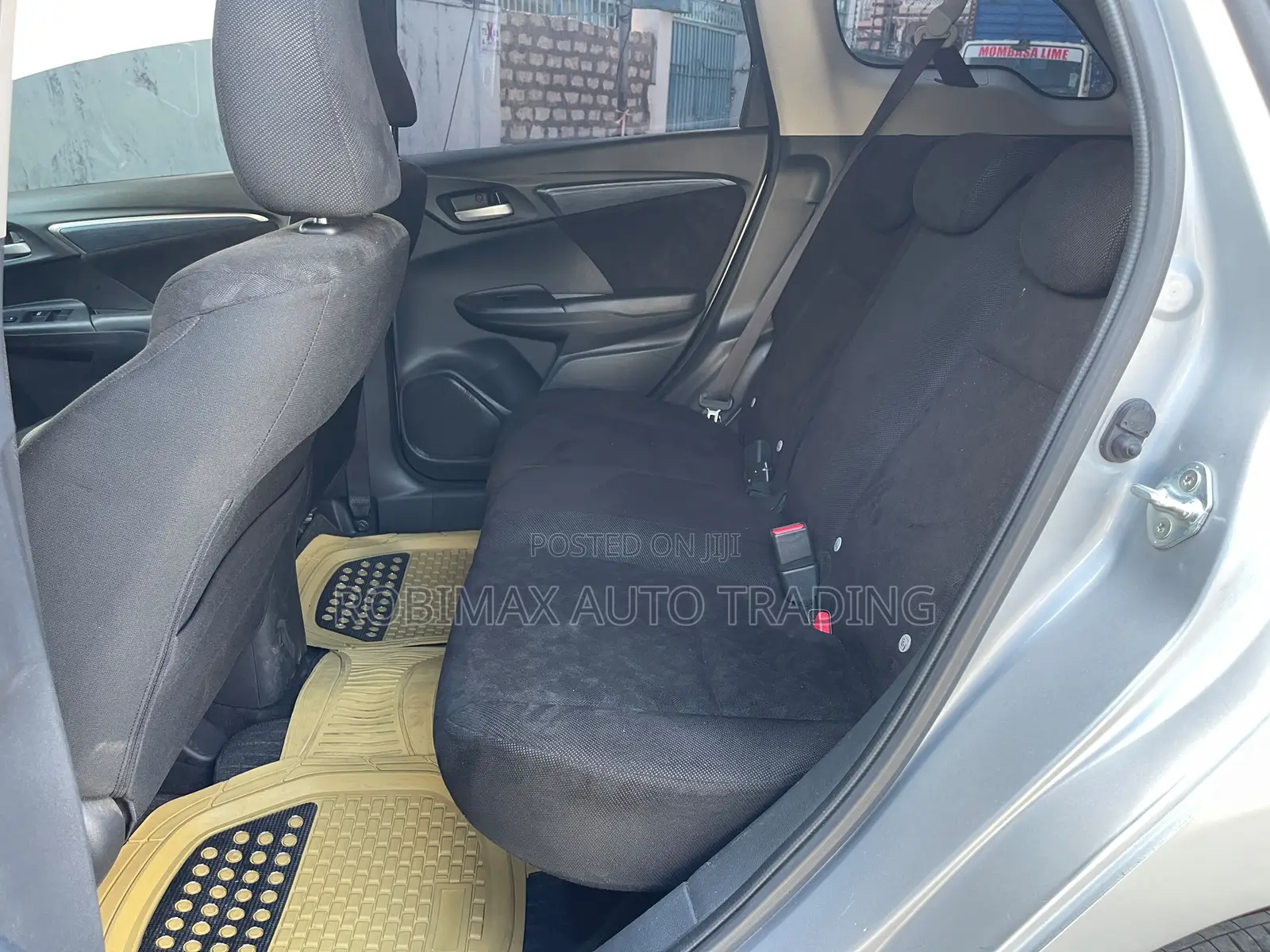 Honda Fit Shuttle 2017 Silver