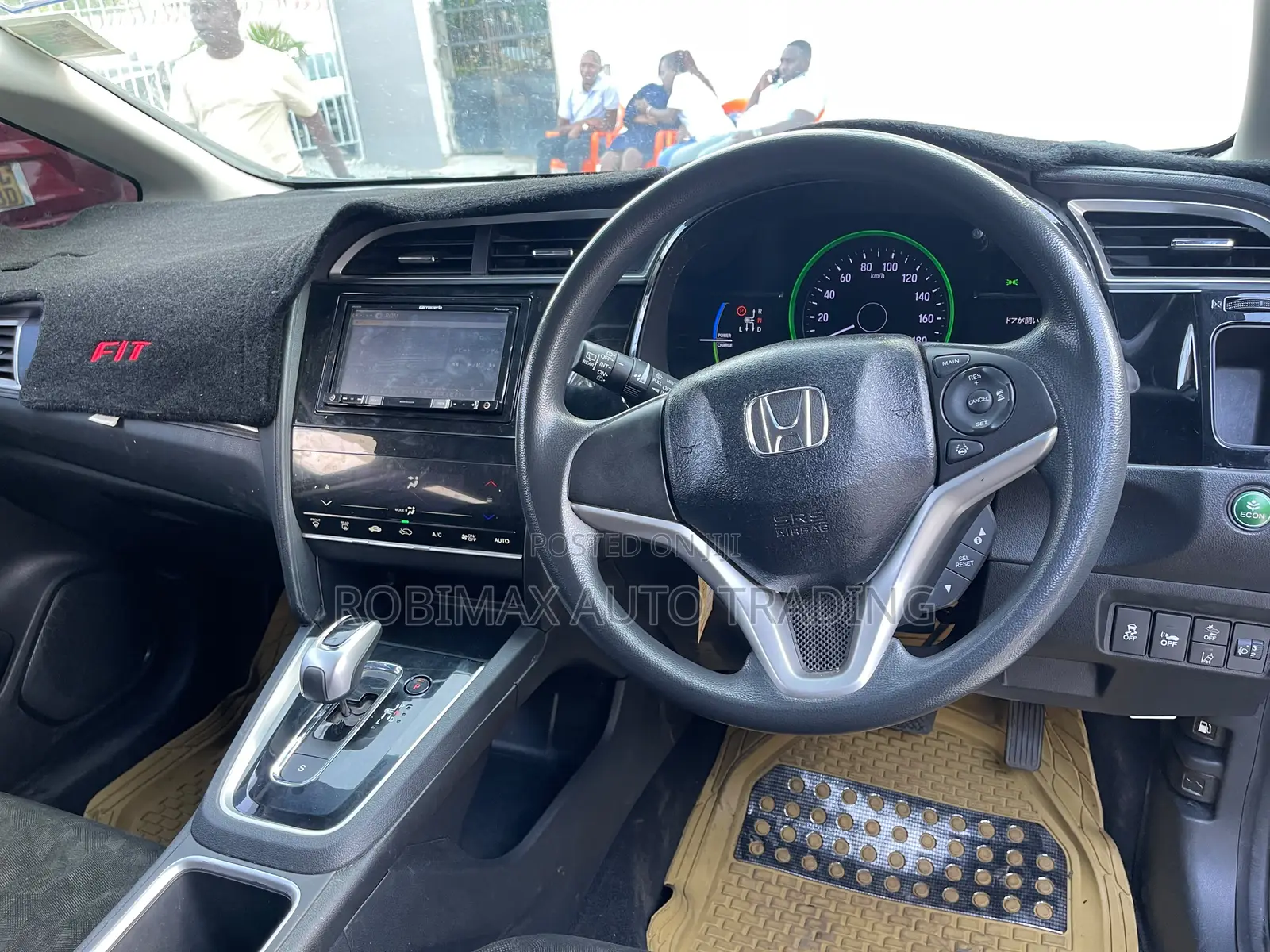 Honda Fit Shuttle 2017 Silver