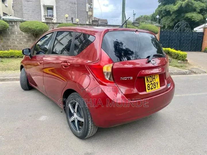 Nissan Note 2015 Red