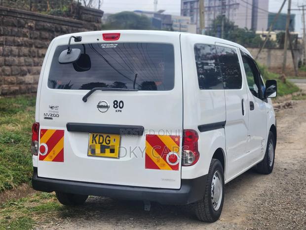 Nissan NV200 2014 White - thumbnail 5