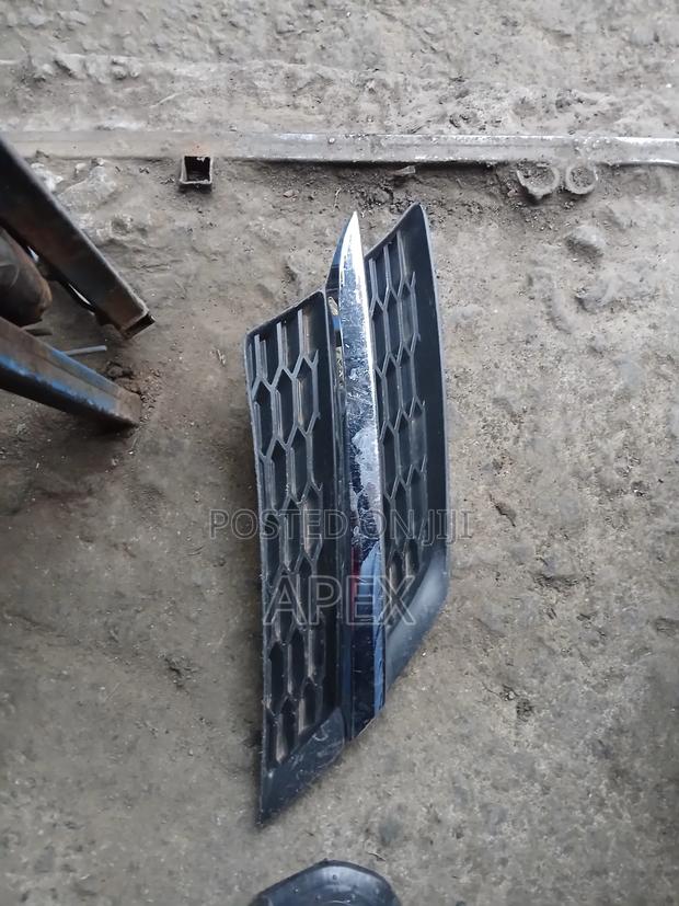 Upper Grille Trim Toyota Rav4 2014 - main view