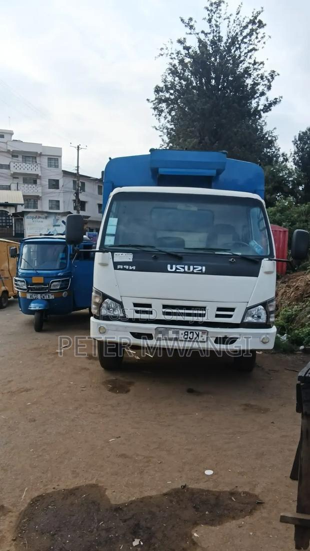 Isuzu NPR 2014