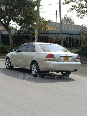 Toyota Mark II 2000 Silver