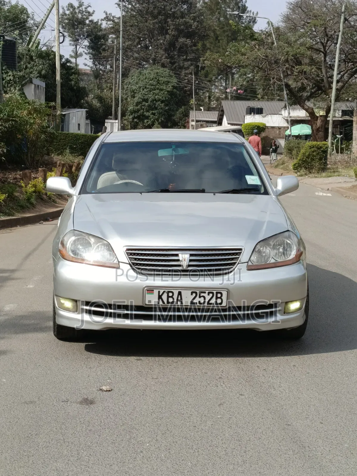 Toyota Mark II 2000 Silver