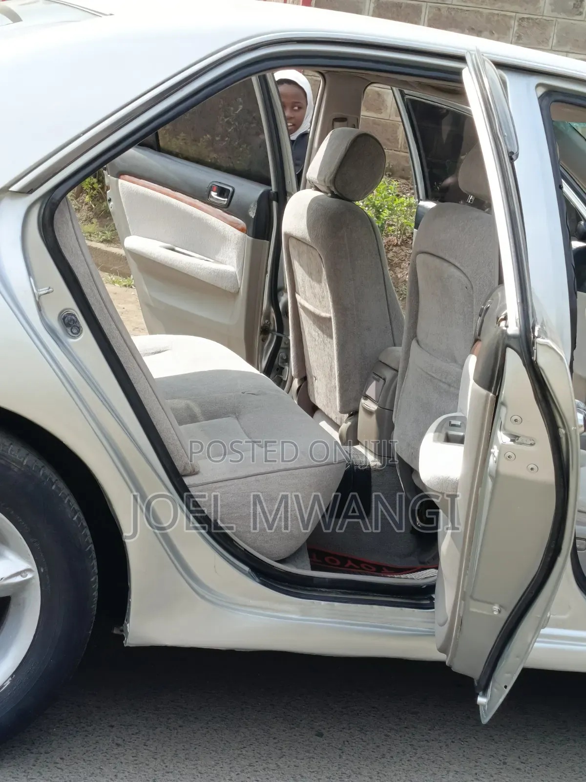 Toyota Mark II 2000 Silver