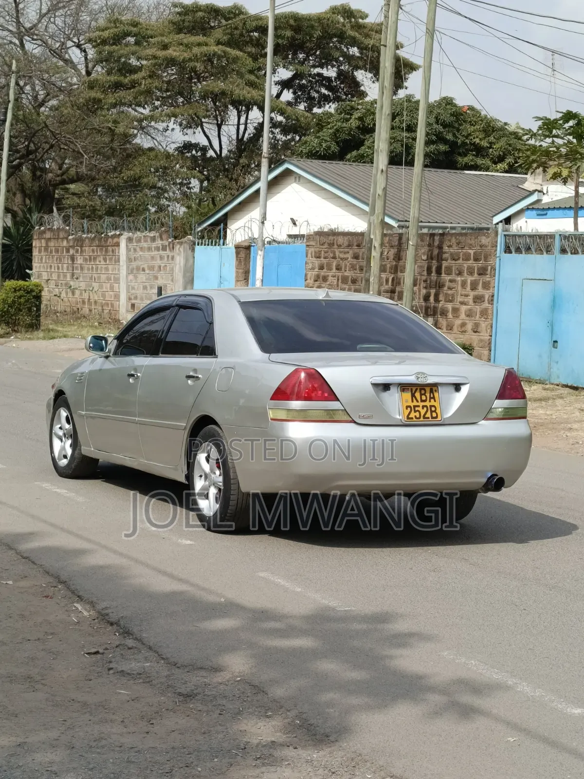 Toyota Mark II 2000 Silver