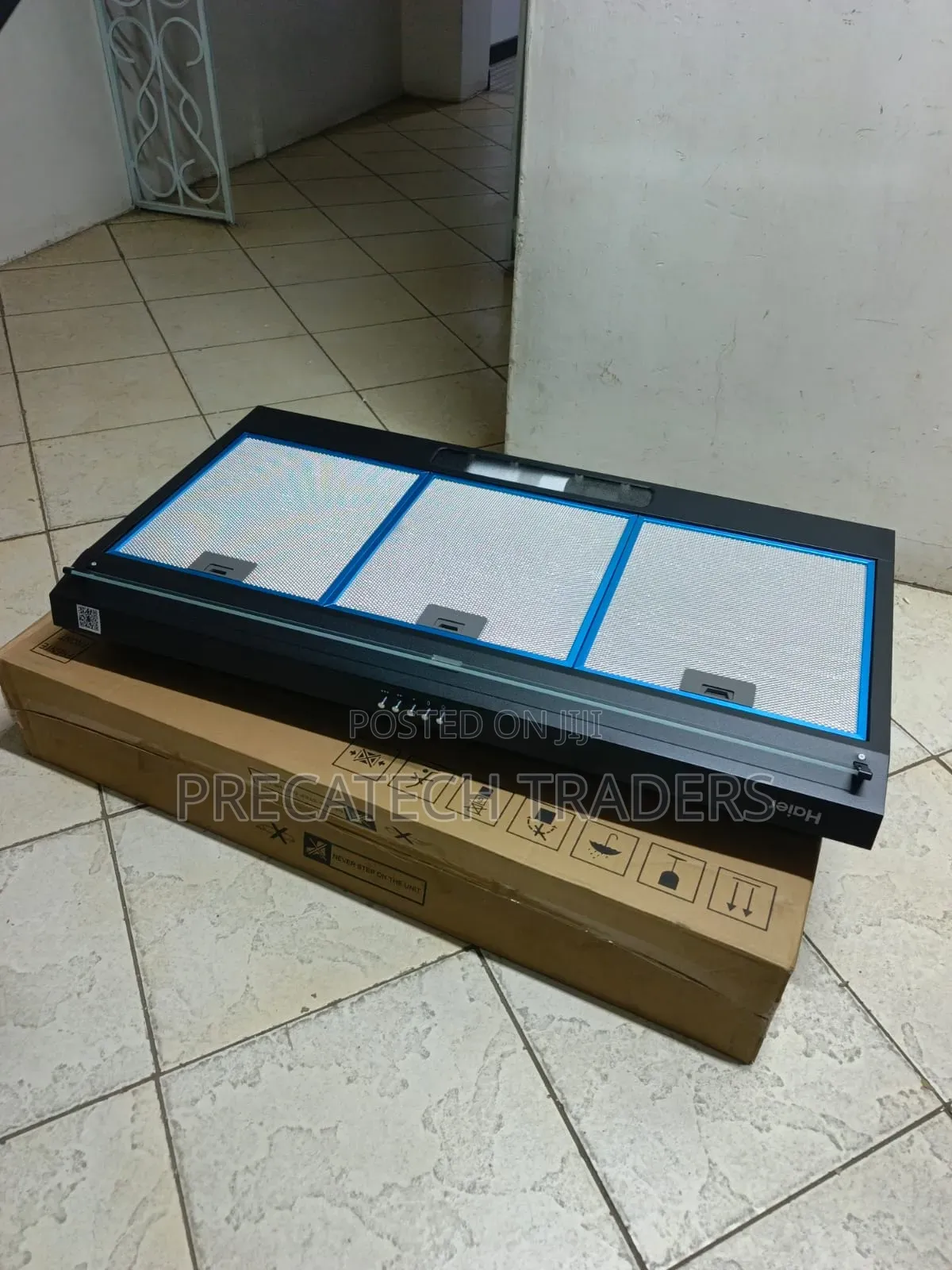 Haier Slim Chimney Hood With 3-Speed Fan