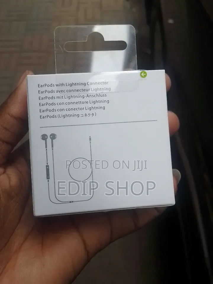iPhone Earpods/ Earphones.