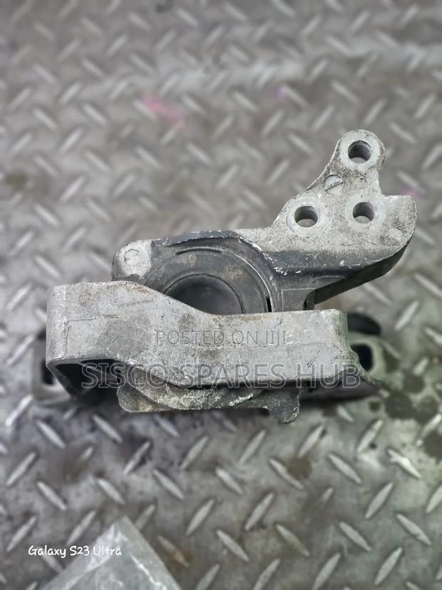 Engine Mounting Axela 2016/2017