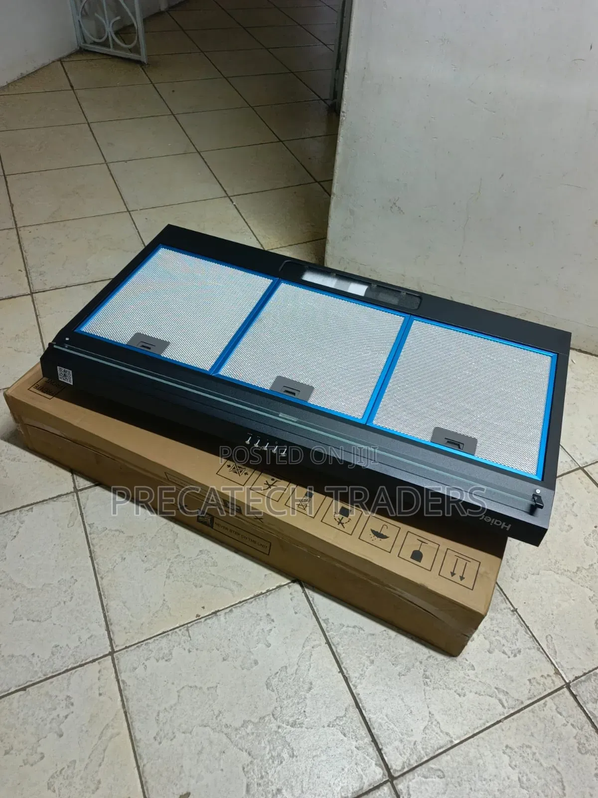 90cm Hood Haier Modern Black Cooker Hood – Brand New