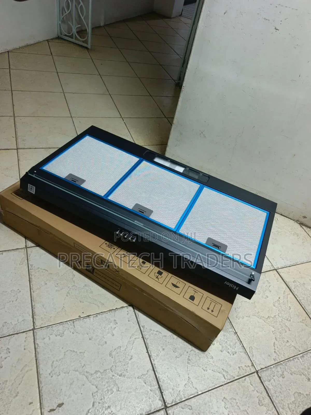 90cm Hood Haier Modern Black Cooker Hood – Brand New