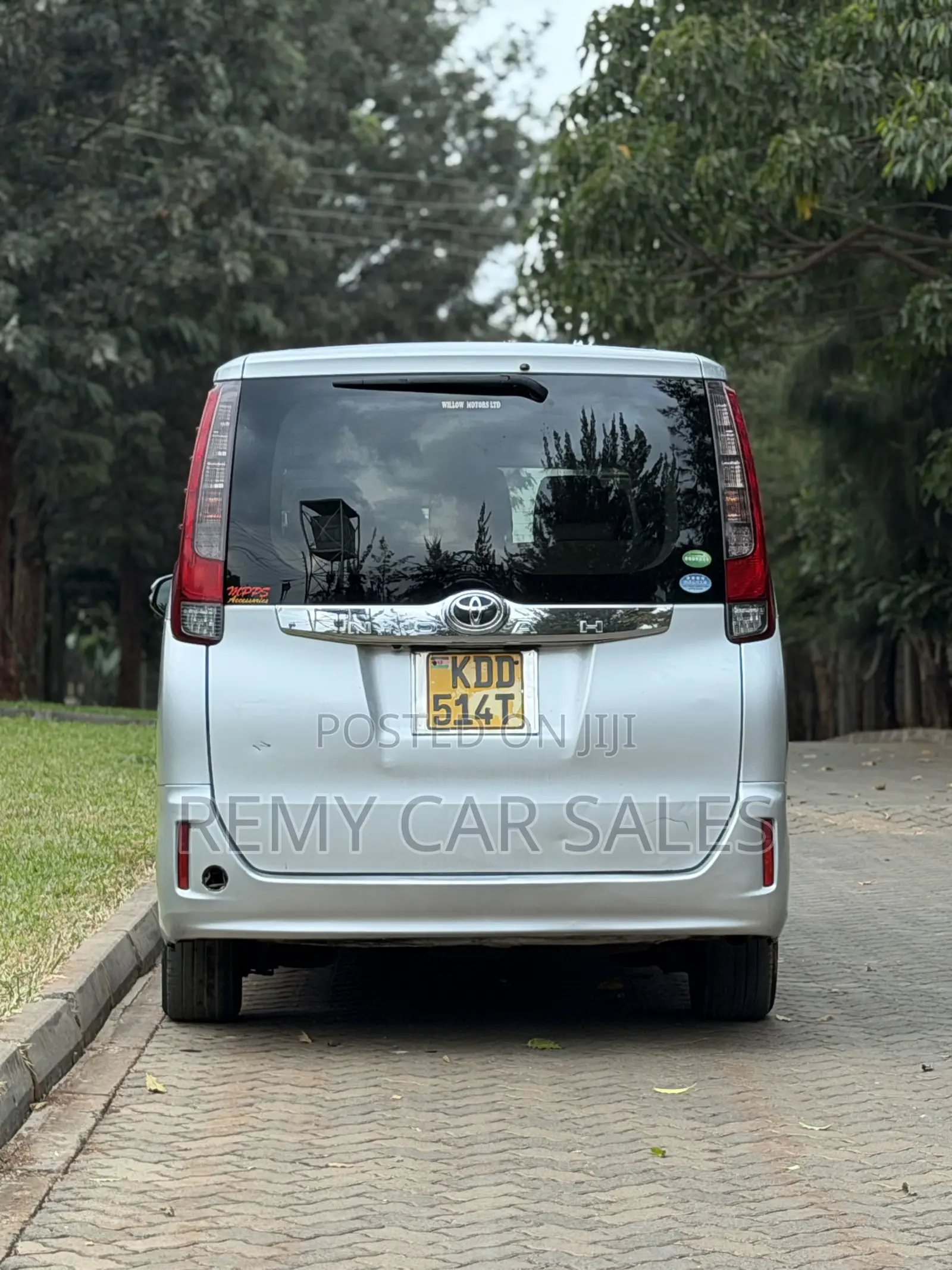 Toyota Noah 2014 White