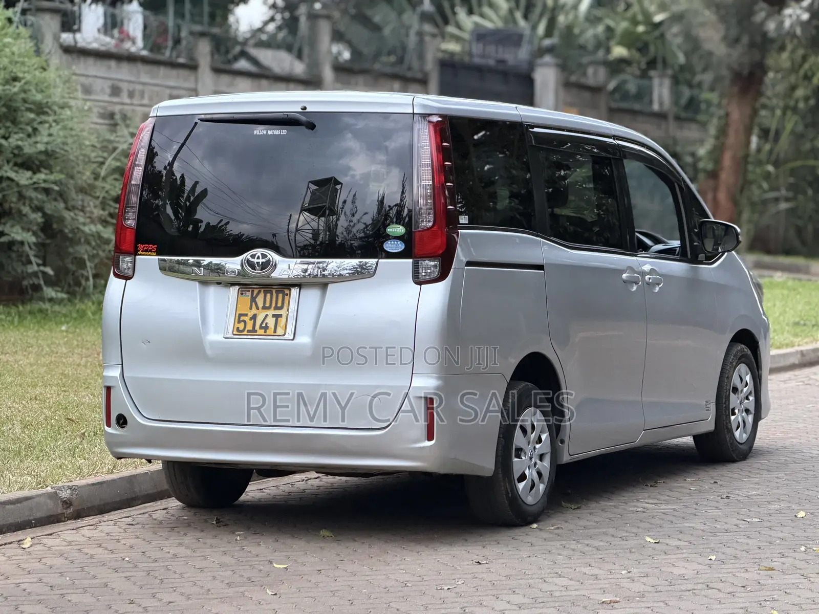 Toyota Noah 2014 White