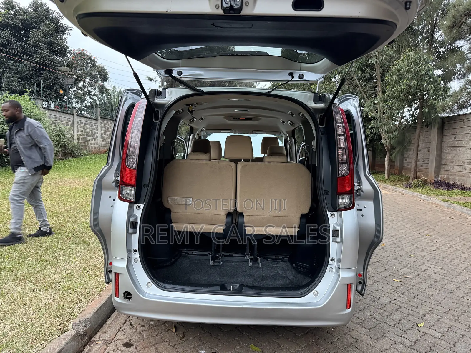 Toyota Noah 2014 White