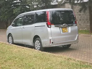 Toyota Noah 2014 Silver