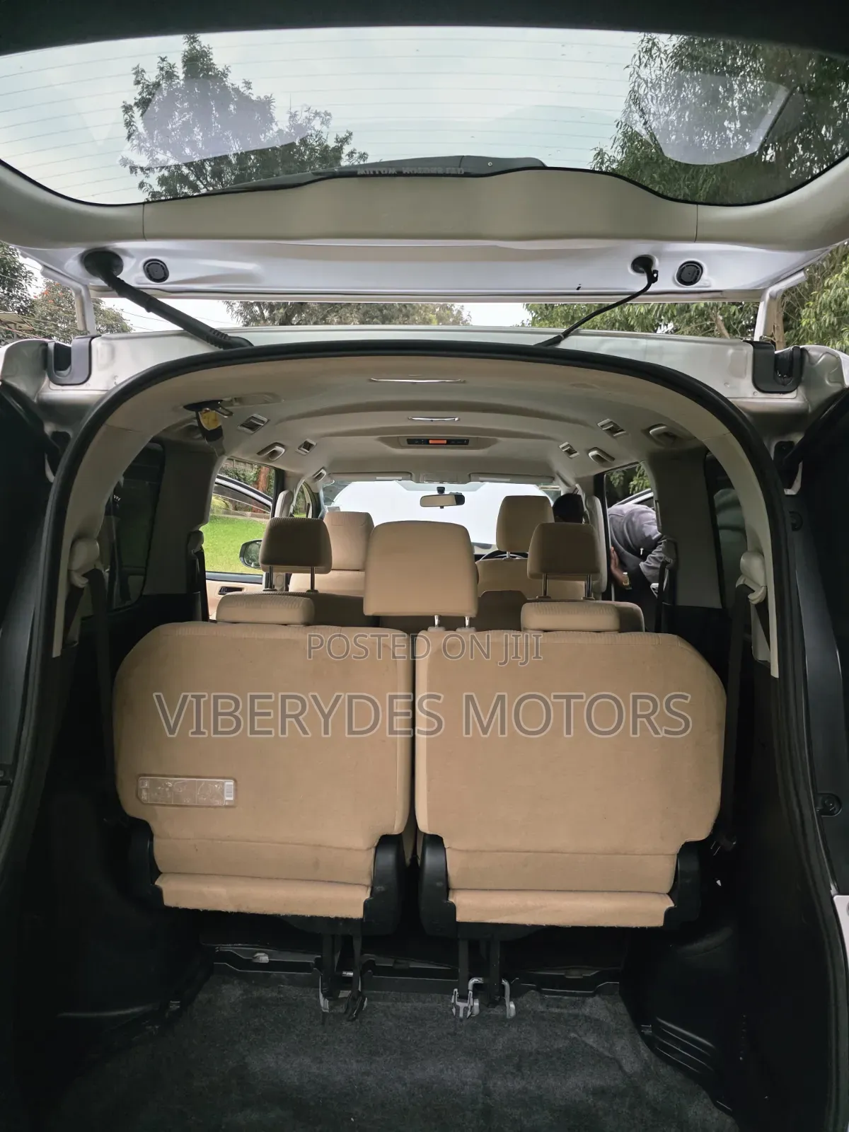 Toyota Noah 2014 Silver