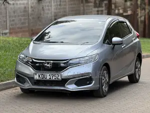 Honda Fit 2018 Silver