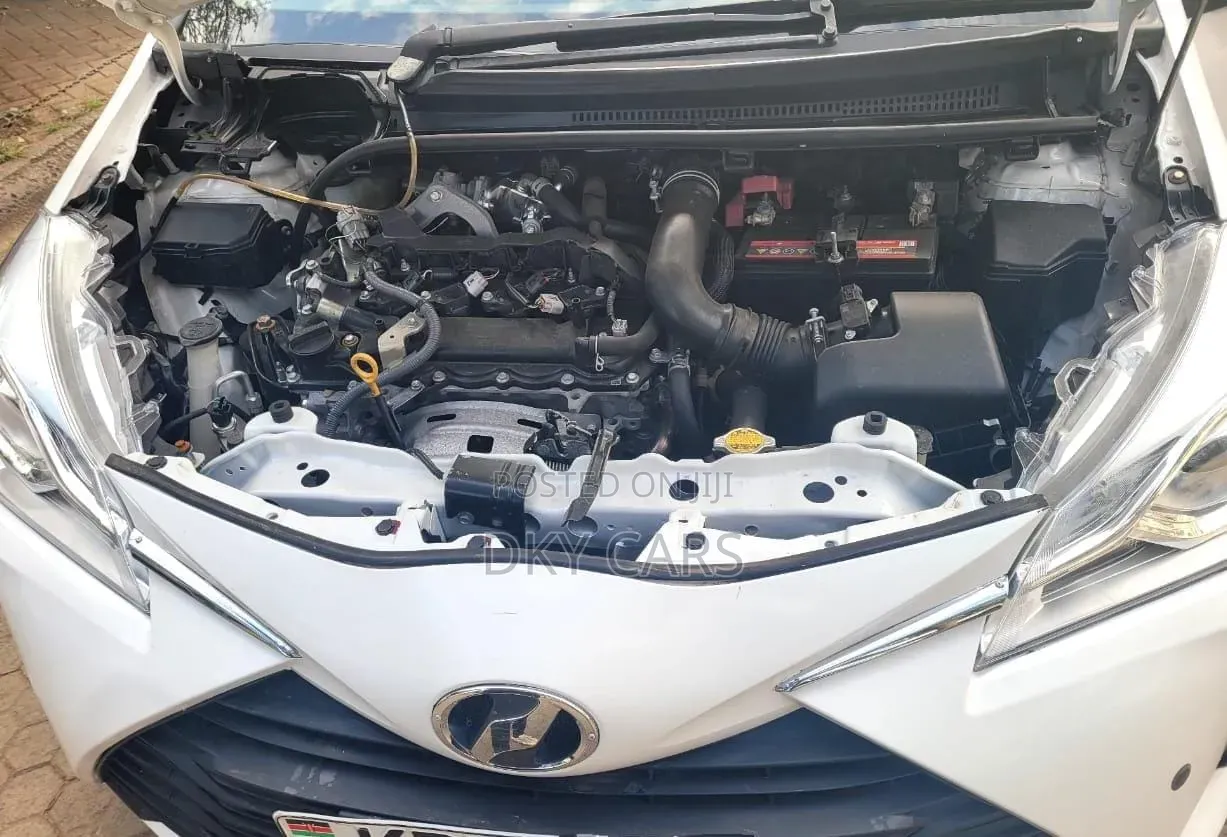 Toyota Vitz 2018 White