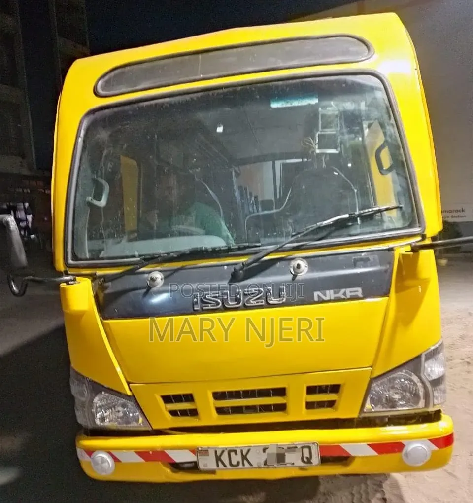 Isuzu Executive Bus 2016 Yellow