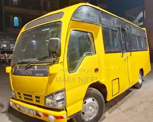 Isuzu Executive Bus 2016 Yellow