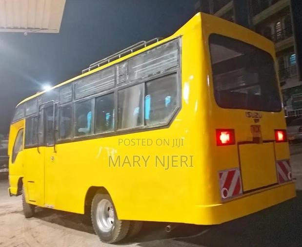 Isuzu Executive Bus 2016 Yellow - thumbnail 7